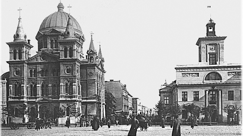 Plac Wolności był zawsze sercem Łodzi. Także przed wojną,...