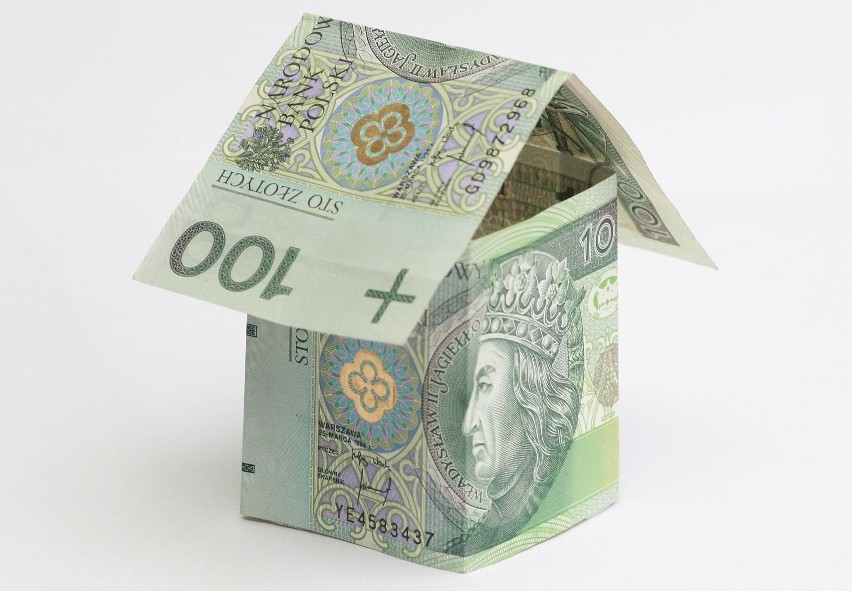 Sprawdź, czy warto trzymać pieniądze w domu? Ile gotówki...