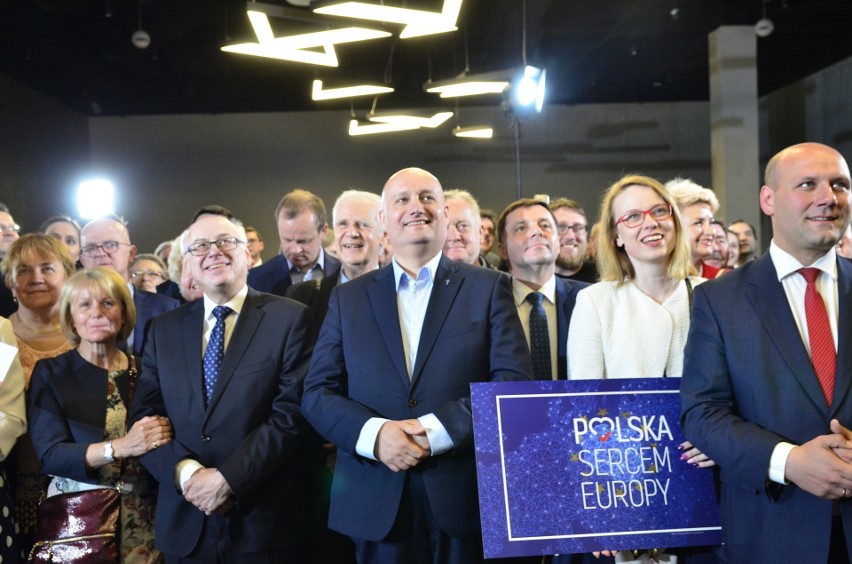 Wybory do Parlamentu Europejskiego: PiS świętuje wygraną....