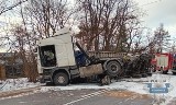 Wypadek na drodze krajowej numer 79 koło Kozienic. Ciężarówka zablokowała drogę. Są poważne utrudnienia