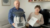 Pan Bronisław wygrał Thermomix w "Naszej Loterii". Teraz czytelnicy „Kuriera Porannego” mają szansę zgarnąć Fiata 500!