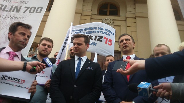 Posłowie Jakub Kulesza i Jarosław Sachajko zachęcają  do zgłaszania się na stronie www.samorzadyzkukizem.pl 