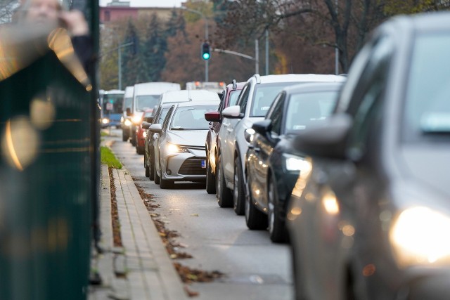 Największy hałas powoduje komunikacja w gęsto zabudowanych centach miast