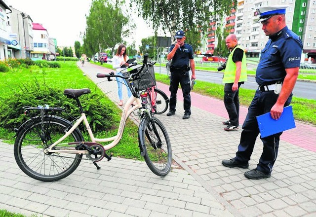          Wypadek z udziałem dwóch rowerzystek wydarzył się w Alejach Jana Pawła II przy markecie Frac