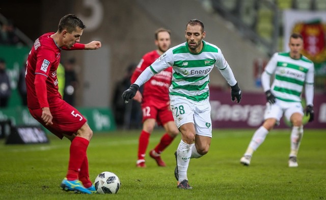 Piast Gliwice – Lechia Gdańsk ONLINE [GDZIE TRANSMISJA NA ŻYWO W TV, LIVE, STREAM ONLINE, 08.05.2018]. Ten mecz może zdecydować nawet o spadku lub utrzymaniu się w ekstraklasie? Przegrany spotkania Piast Gliwice - Lechia Gdańsk będzie w prawdziwych tarapatach. Początek meczu we wtorek, 8 maja o godz. 18. Sprawdź, gdzie obejrzeć spotkanie Piast - Lechia. STREAM NA ŻYWO PIAST - LECHIA.