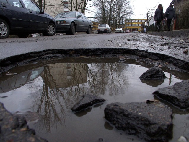 Do zadań odpowiedniego zarządcy drogi należy m.in.: planowanie, budowa, przebudowa, remonty, utrzymanie i ochrona drogi.