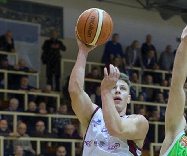 Marcin Dymała był najlepszym strzelcem spotkania, rzucił 27 punktów.