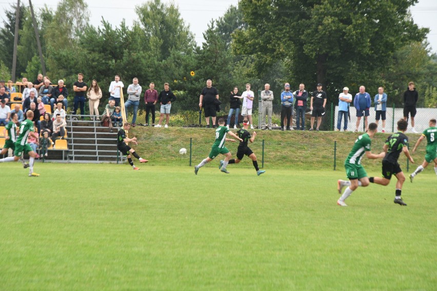 Hummel 4 liga. Kulisy meczu GKS Rudki ze Starem Starachowice w obiektywie. Zobaczcie zdjęcia z meczu i kibiców