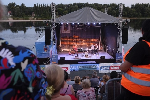 Nagrody w plebiscycie Toruńskie Gwiazdy wręczono na Letniej Scenie na Wiśle. Podczas niedzielnego koncertu na plenerowej scenie wystąpili: zespół Nietrzask, Jordan Reyne, Mike G oraz duet Rebeka