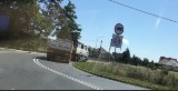 Poznań: Kierowca ciężarówki ignoruje zakaz wjazdu na Głuszynie 