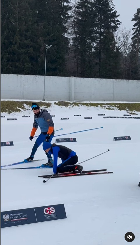 Rozenek ćwiczyła jazdę na nartach biegowych