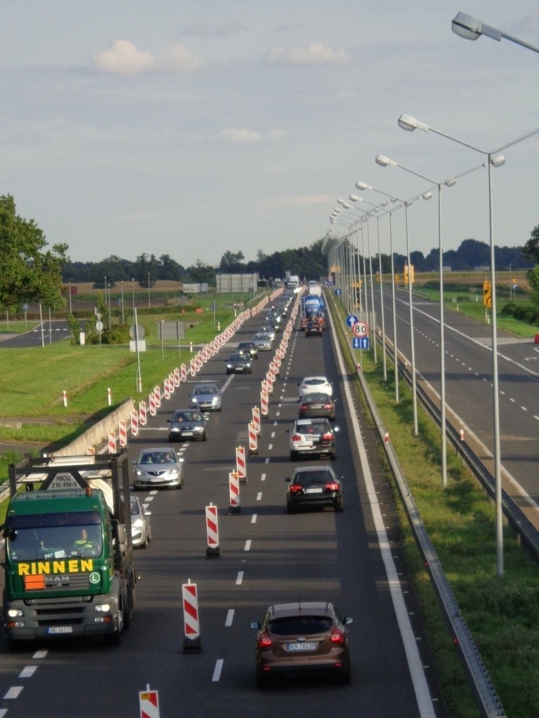 Korek na autostradzie A4 miał 8 kilometrów. Auta jechały, ale wolno (ZDJĘCIA)