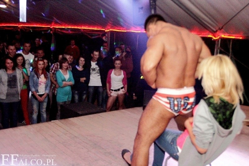 Męski striptiz w Ranczo Łoje
