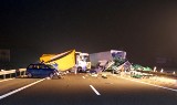 Marchew na autostradzie A1! Po zderzeniu dwóch ciężarówek i auta osobowego utrudnienia na trasie do Łodzi [zdjęcia]