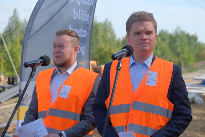 Pociągi powrócą jesienią na przebudowaną trasę Lublin – Warszawa. Na początek pojadą w trybie awaryjnym, tylko po jednym torze