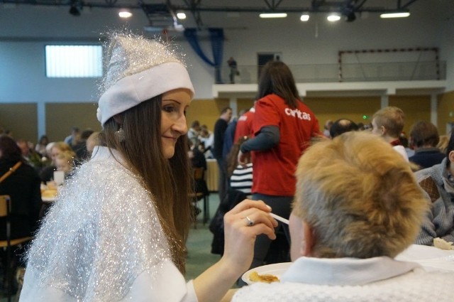 Zespół Szkół Katolickich. Wigilia dla osób samotnych i potrzebujących