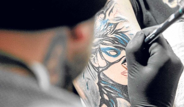 Festiwal to okazja, by przyjrzeć się z bliska, jak powstają tatuaże