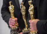Oscary 2020 WYNIKI i ZWYCIĘZCY "Parasite" i Joaquin Phoenix wygrali. Brad Pitt z Oscarem. "Boże Ciało" bez statuetki