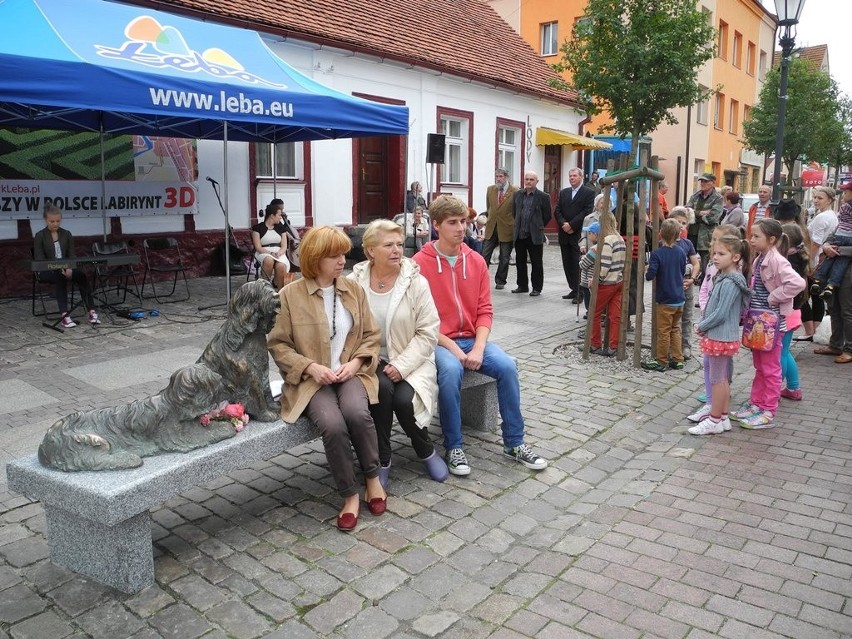 Odsłonięcie ławeczki z protestem