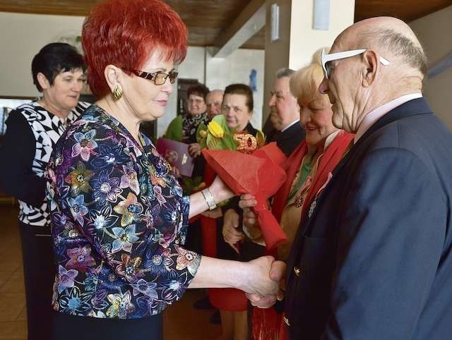 Halina Sztypka, przewodnicząca Rady Gminy w Wielgiem, złożyła jubilatom serdeczne życzenia