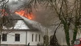 Olbrzymi pożar w Strobowie gasiło niemal 80 strażaków! Akcja trwała wiele godzin
