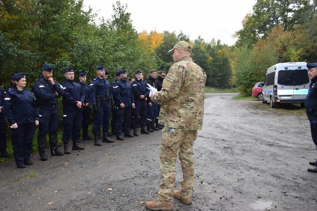 W ćwiczeniach w okolicy Pokrzywnej uczestniczyło ok. 50 policjantów, także z sąsiednich Czech.