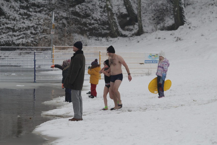 Morsowanie w Gliwicach Czechowciach. Morsy wskoczyły do...