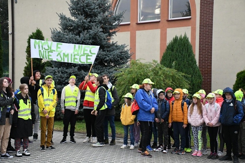 podczas 28. akcji "Sprzątania świata", zorganizowanej w...