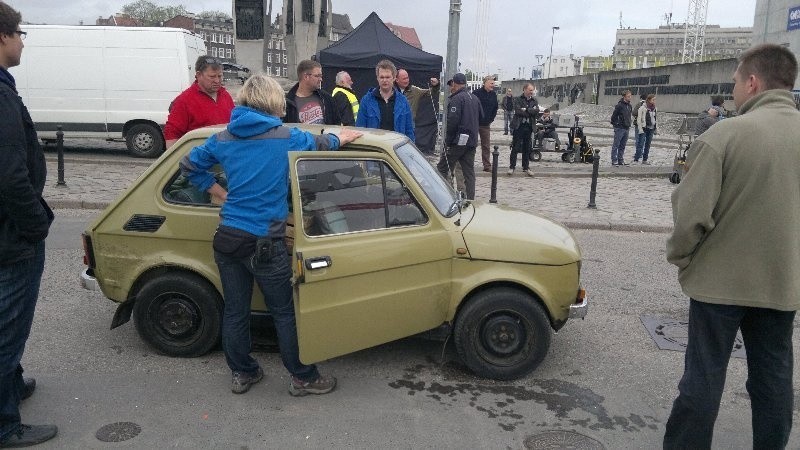 Na planie filmowym można było również zobaczyć samochody z...