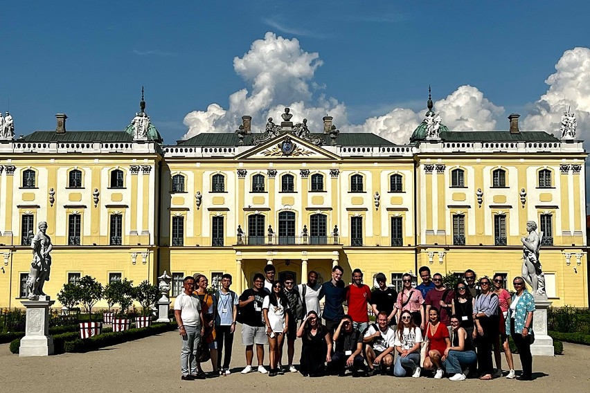 Międzynarodowe Szkoły Letnie na Politechnice Białostockiej. Zagraniczni studenci podczas wakacji zdobywają nową wiedzę i umiejętności