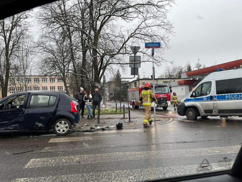 Wypadek na skrzyżowaniu al. Politechniki i ul. Cieszyńskiej