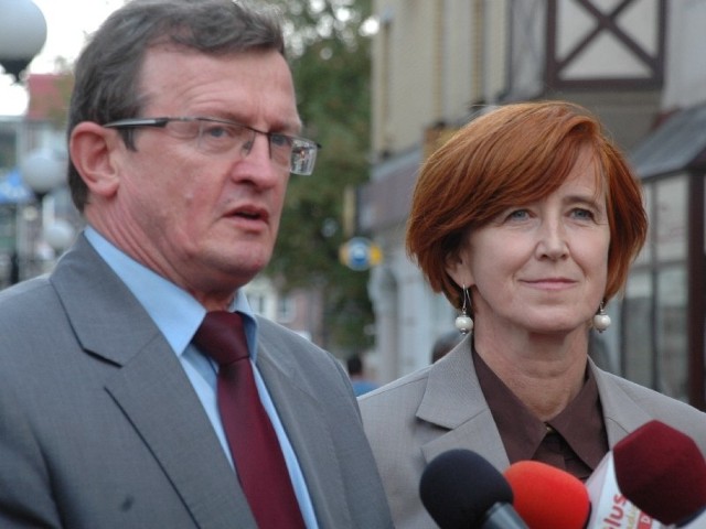 Tadeusz Cymański spotkał się z dziennikarzami obok biura poselskiego Elżbiety Rafalskiej