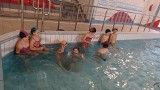Uczniowie ze szkół w Miedzierzy i Królewcu uczyli się bezpiecznie pływać [ZDJĘCIA]