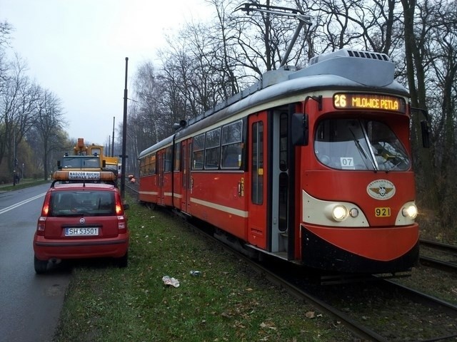 Wykolejony tramwaj w Sosnowcu-Milowicach