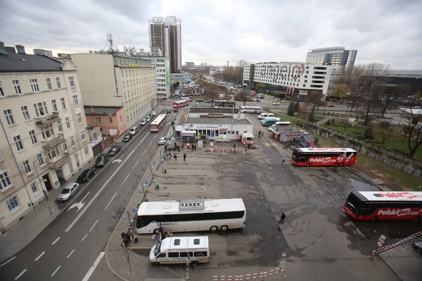 Dworzec autobusowy PKS w Katowicach przy ulicy Piotra...