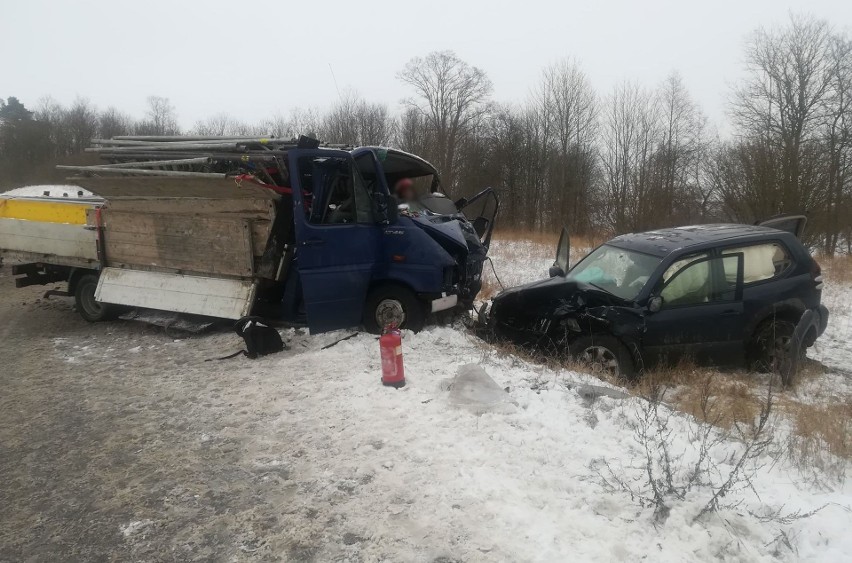 Kierowca Toyoty został zabrany do szpitala w Giżycku na...