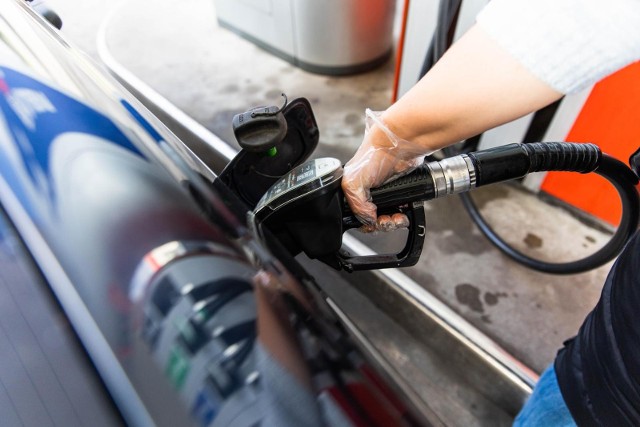 W ustawie wśród produktów z obniżoną stawką VAT jest m.in. paliwo. Odrzucone zaś zostały poprawki odnośnie zmniejszenia podatku na węgiel, oleje opałowe i gaz LPG.