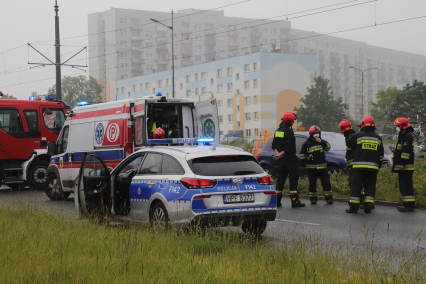 - Droga zablokowana była całkowicie. Kierowcy jadący do...