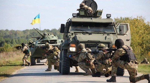 UE planuje przeszkolić 15 tys. ukraińskich żołnierzy.