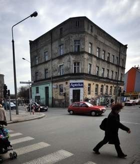 Kamienicę na rogu ulicy 1 Maja i Katowickiej w Opolu można będzie kupić za około 165 tysięcy złotych.