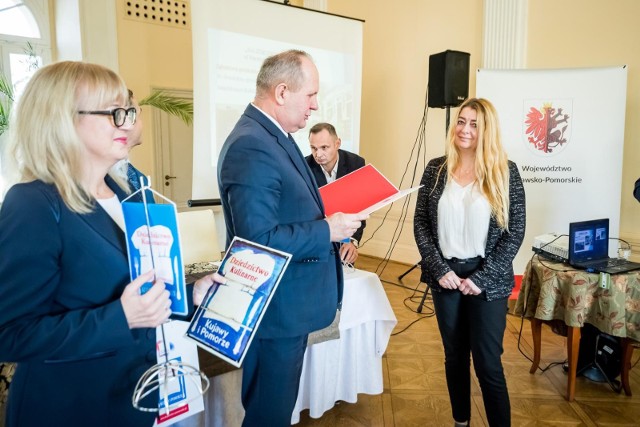 Migawka z przyjęcia ostatnich członków Europejskiej Sieci Dziedzictwa Kulinarnego w Ostromecku w 2021.