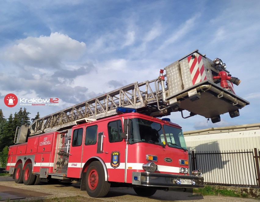 Amerykański E-One z 30-metrowa drabiną, zbiornik wodny o...