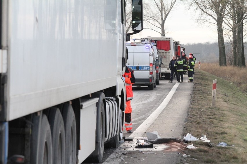 Wypadek autobusu Polbus. Wjechała w niego ciężarówka