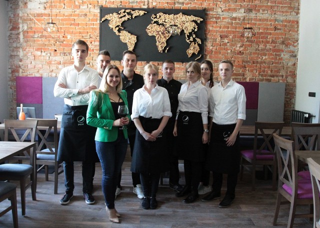 Monika Szydło i jej zespół zapraszają do nowej restauracji Garnizon Wina w Radomiu. 