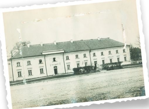 Pałac Branickich w 1919 r. Tu licytowano ślepego konia. Ze zbiorów Muzeum Podlaskiego w Białymstoku.