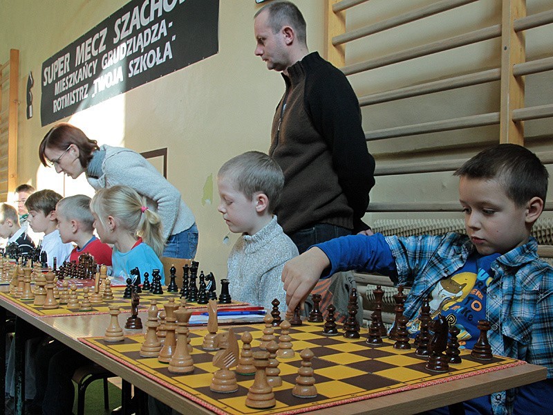 Grudziadz: Super mecz szachowy- mieszkańcy miasta - Rotmistrz Twoja Szkoła