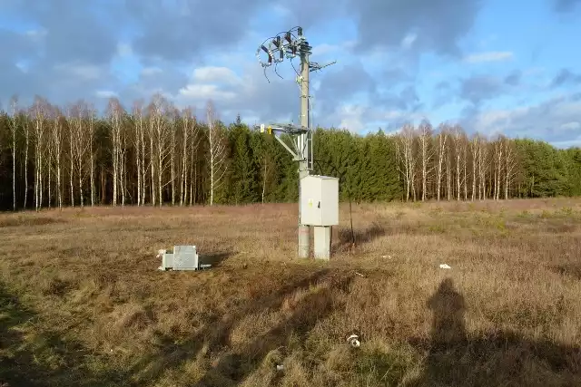 Złodzieje  postanowili ukraść transformator energetyczny i sprzedać pozyskane z niego metale kolorowe na złom.