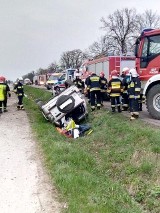 Wypadek w Kolonii Siedliszczki koło Świdnika. Zmarła 37-letnia pasażerka jeepa (ZDJĘCIA)