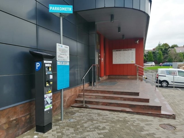 Od kilku dni na drzwiach wejściowych Centrum Handlowego Zenit pojawiły się kartki z informacją o zmianie zasad funkcjonowania parkingu