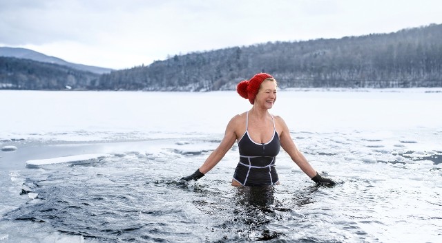 Niewątpliwą zaletą płynącą z morsowania jest wzrost endorfin, dzięki którym po kąpielach lodowych wiele osób odczuwa przyjemność.